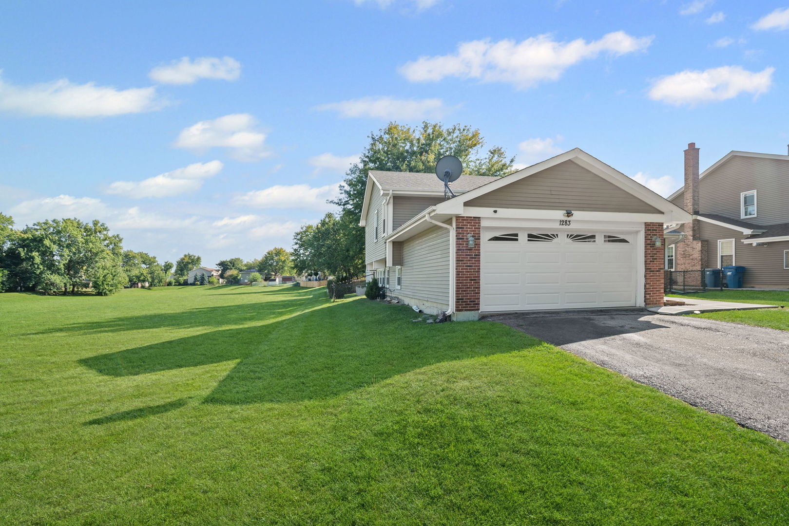 1283 Bristol Lane, Hanover Park, IL 60133