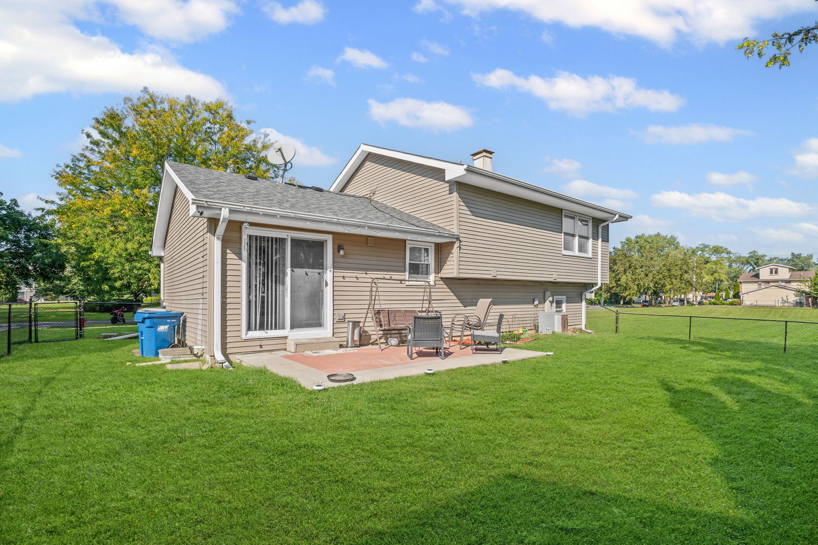1283 Bristol Lane, Hanover Park, IL 60133