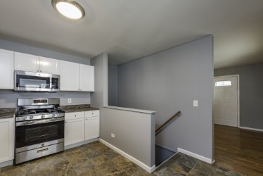 2903 Emmaus Avenue, Zion, IL 60099