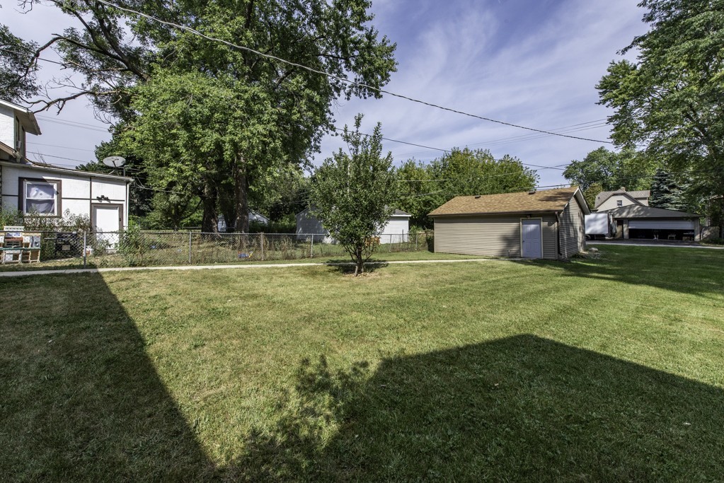 2903 Emmaus Avenue, Zion, IL 60099