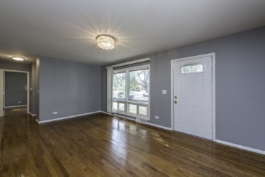 2903 Emmaus Avenue, Zion, IL 60099