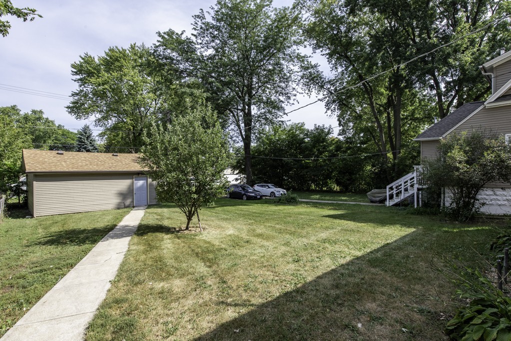 2903 Emmaus Avenue, Zion, IL 60099