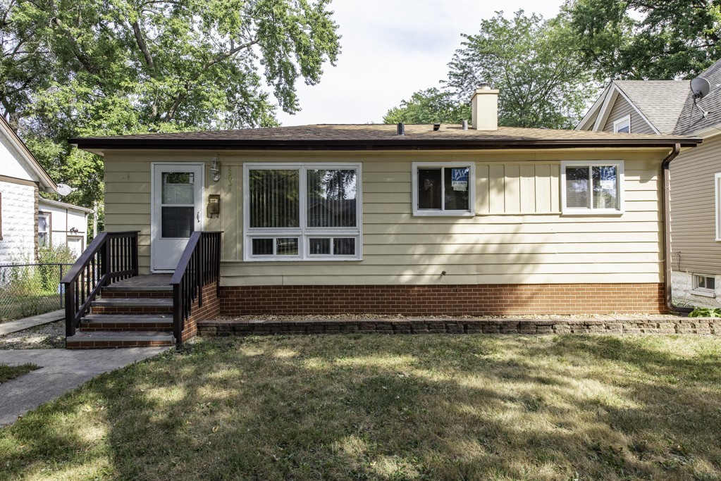 2903 Emmaus Avenue, Zion, IL 60099