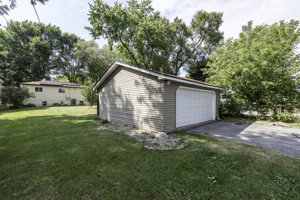 2903 Emmaus Avenue, Zion, IL 60099
