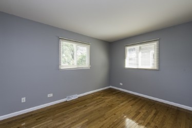 2903 Emmaus Avenue, Zion, IL 60099
