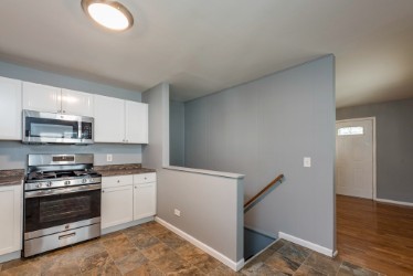 2903 Emmaus Avenue, Zion, IL 60099