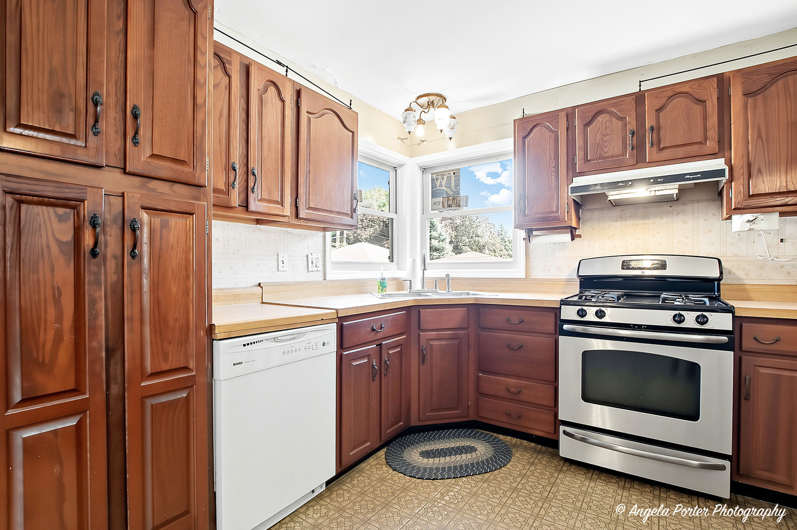 1810 21st Street, Zion, IL 60099