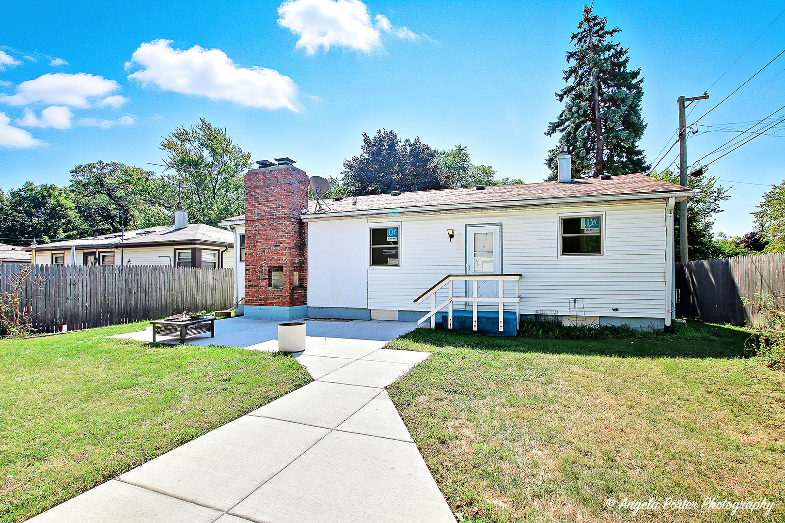 1810 21st Street, Zion, IL 60099