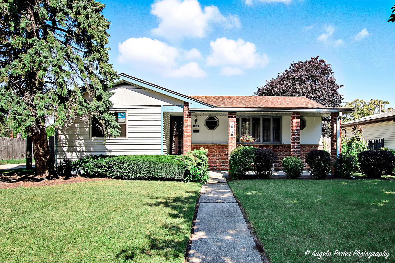 1810 21st Street, Zion, IL 60099