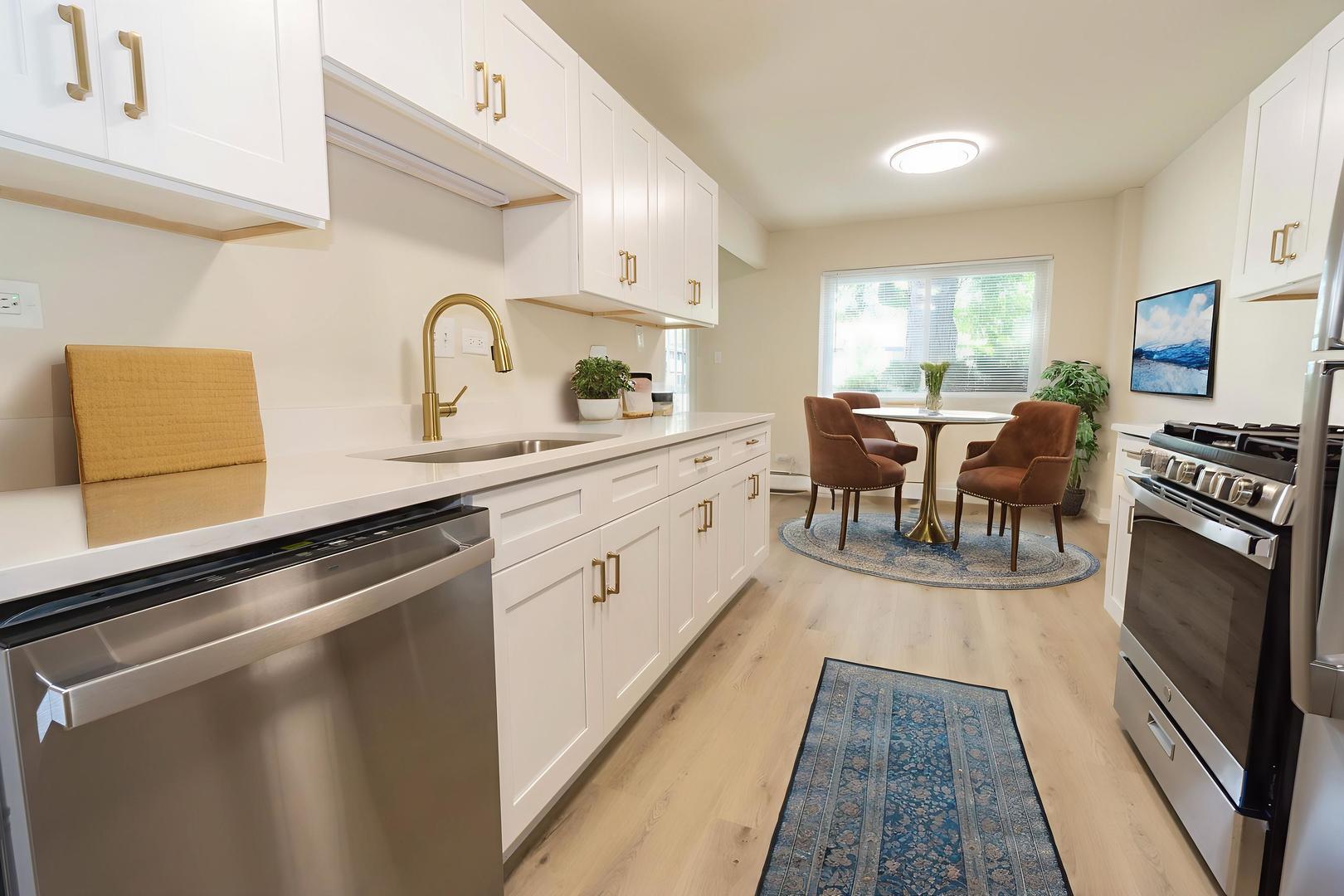 2640 N Windsor Drive #102, Arlington Heights, IL 60004