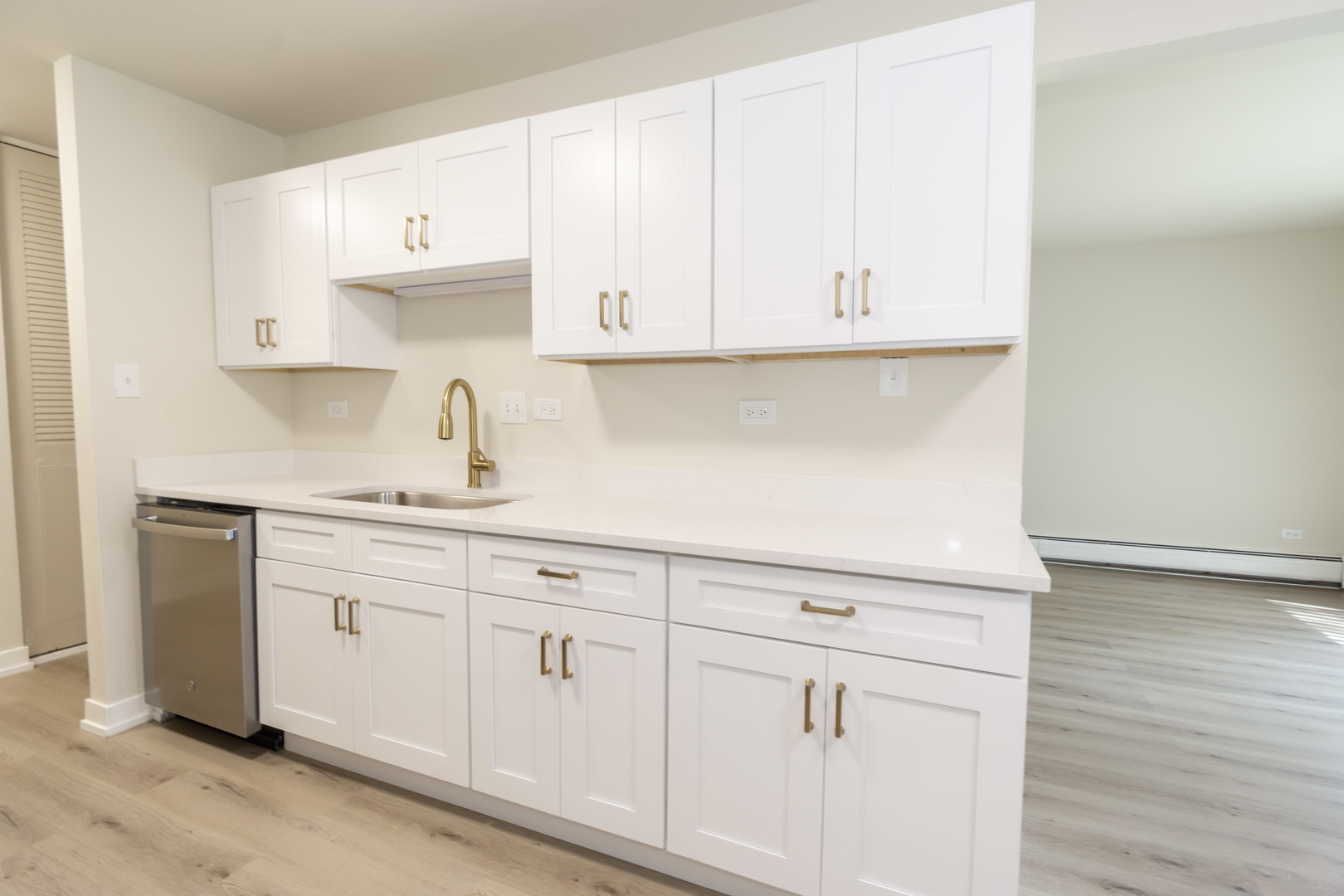 2640 N Windsor Drive #102, Arlington Heights, IL 60004