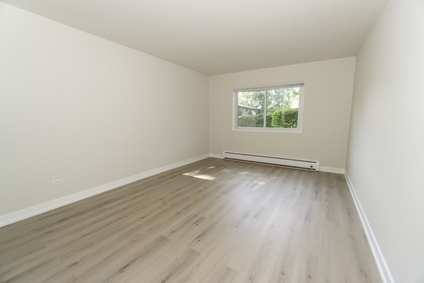 2640 N Windsor Drive #102, Arlington Heights, IL 60004