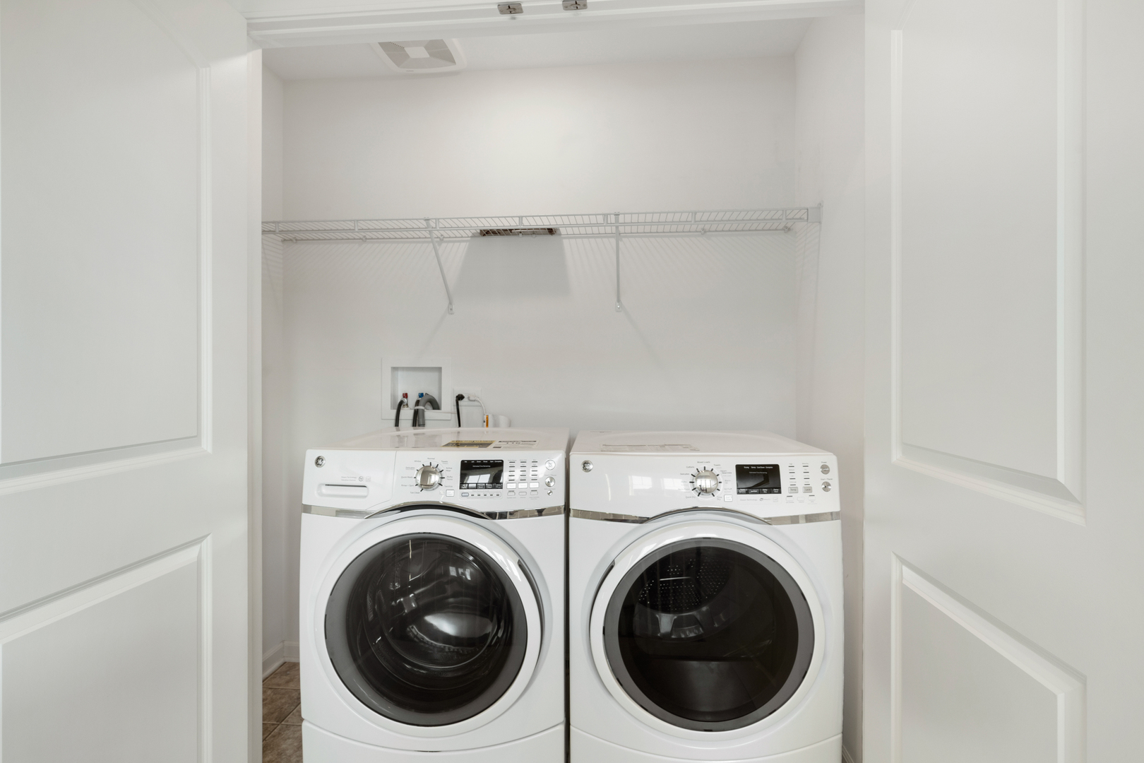 1108 Evergreen Avenue, Des Plaines, IL 60016