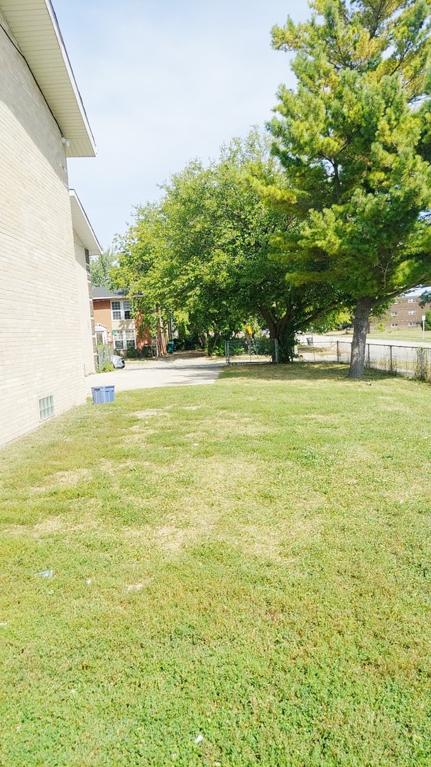 2202 Hebron Avenue #A, Zion, IL 60099