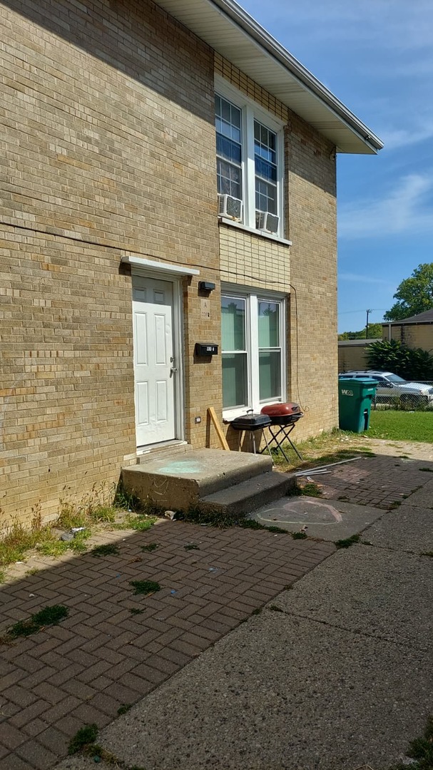 2202 Hebron Avenue #A, Zion, IL 60099