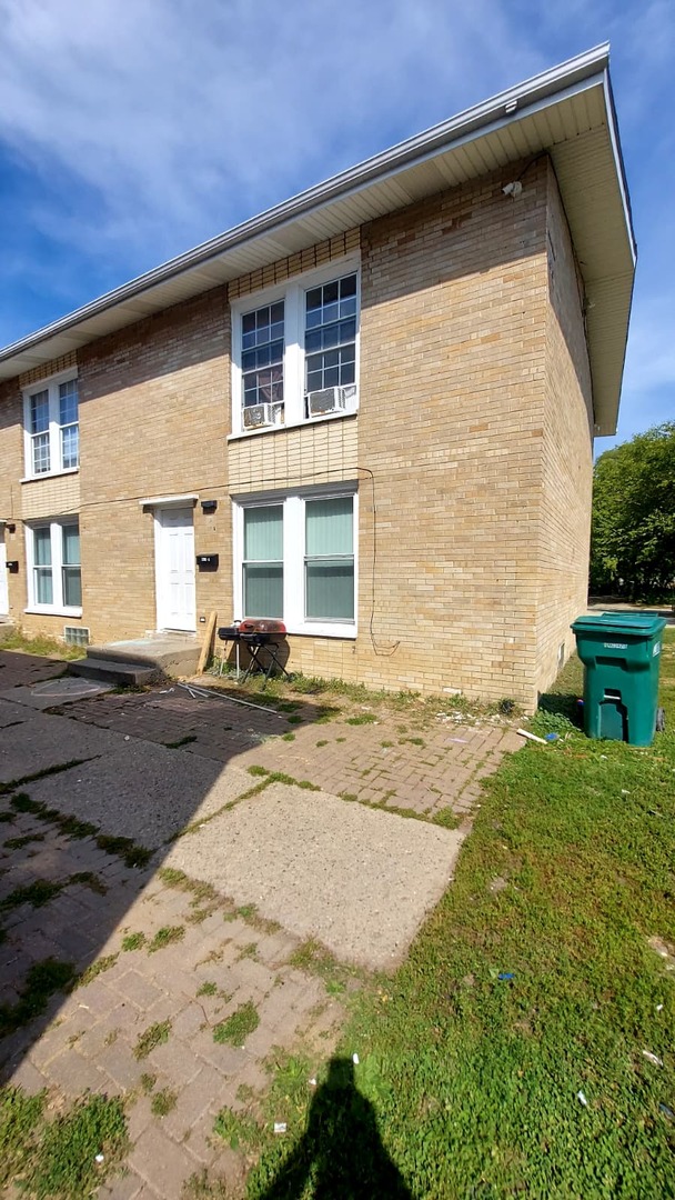 2202 Hebron Avenue #A, Zion, IL 60099