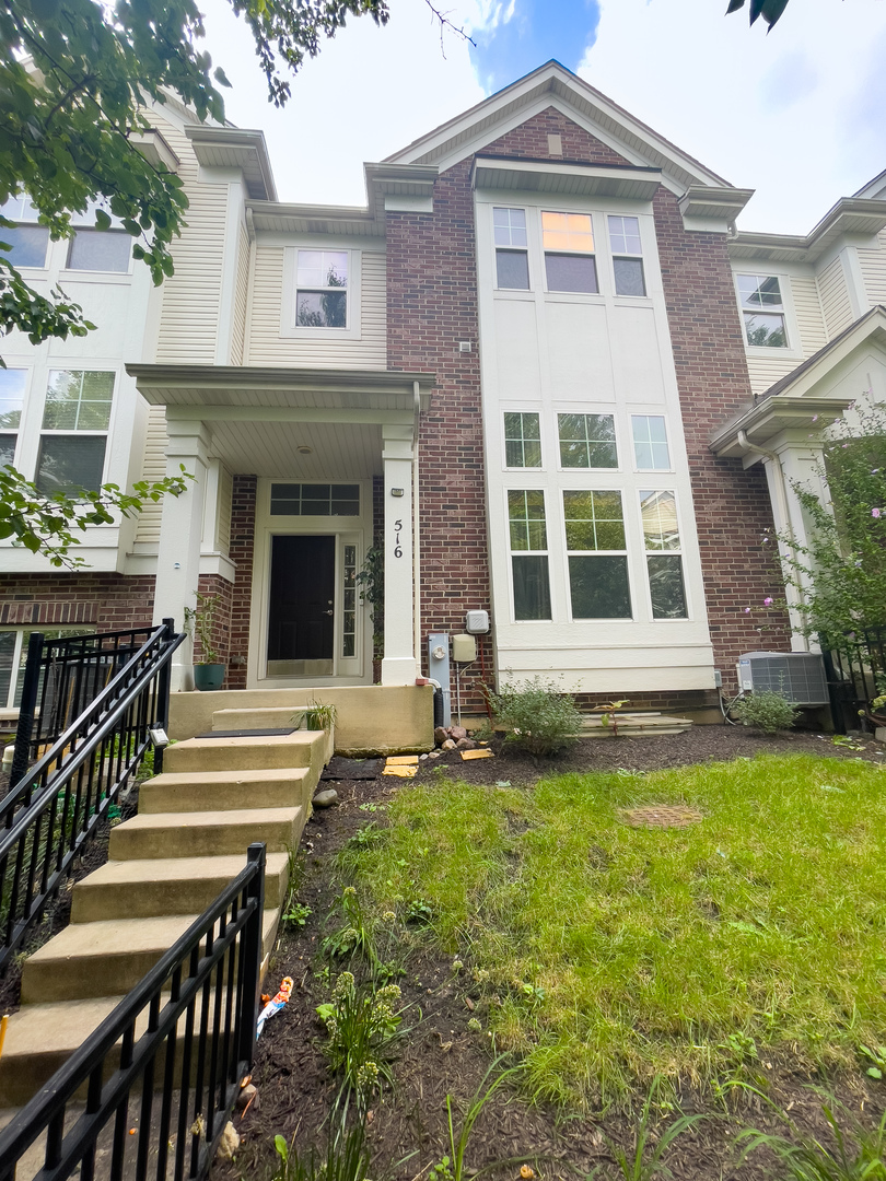 516 GROSVENOR Lane, Aurora, IL 60504