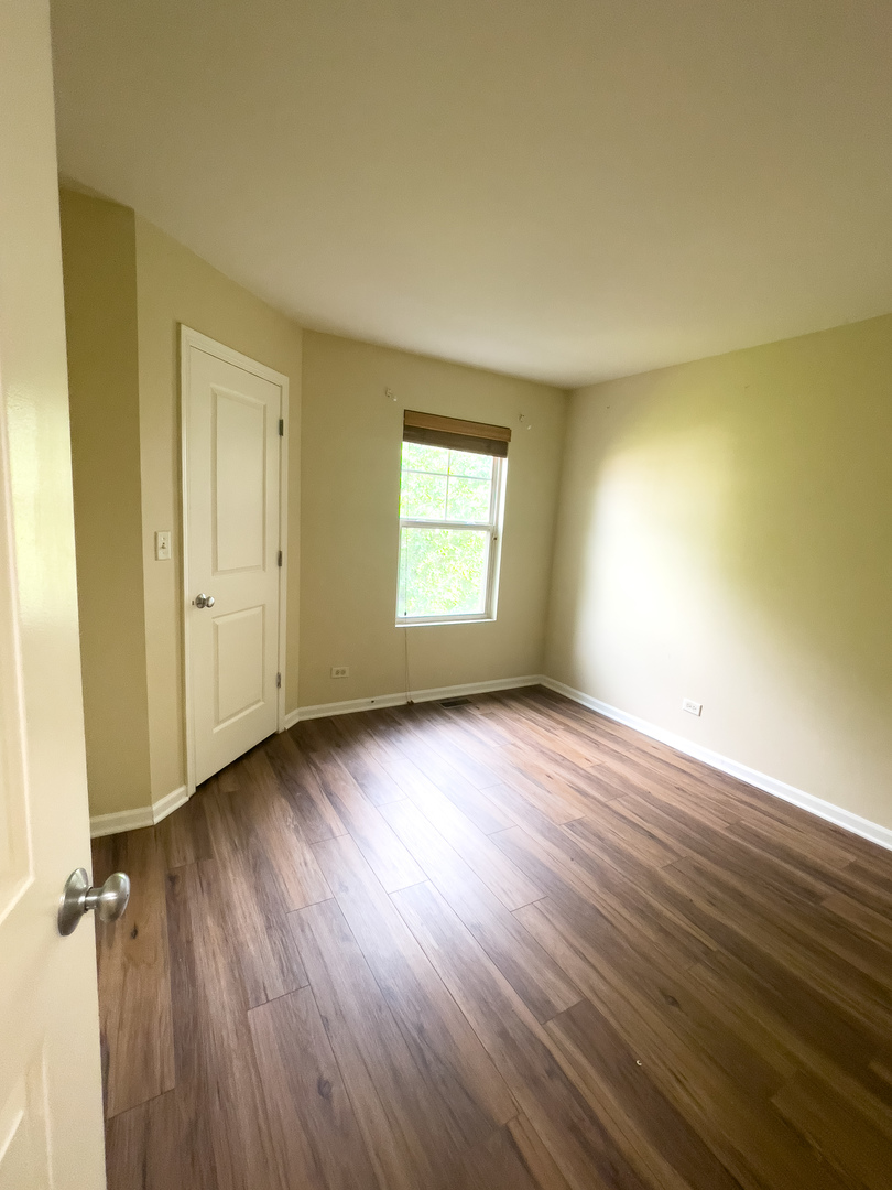516 GROSVENOR Lane, Aurora, IL 60504