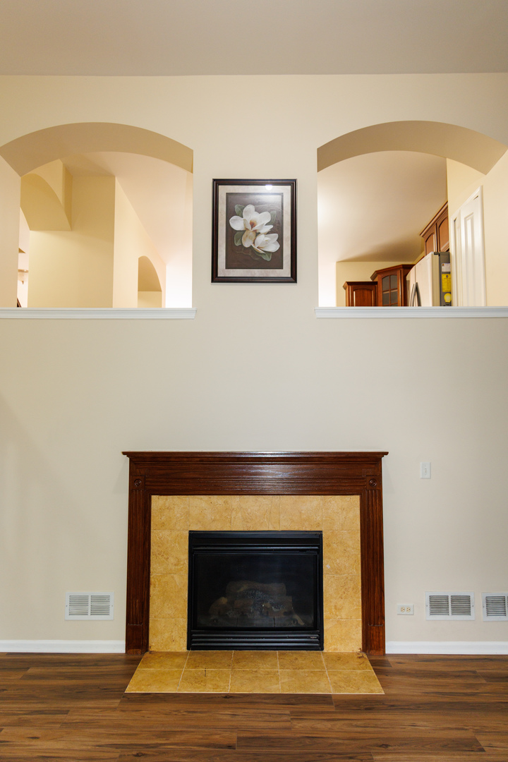 516 GROSVENOR Lane, Aurora, IL 60504