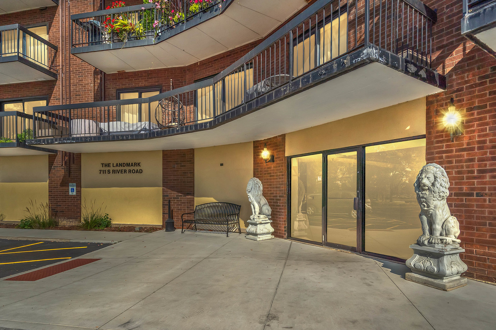 711 S RIVER Road #510, Des Plaines, IL 60016