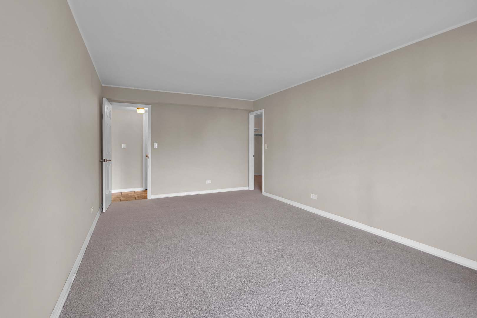 711 S RIVER Road #510, Des Plaines, IL 60016