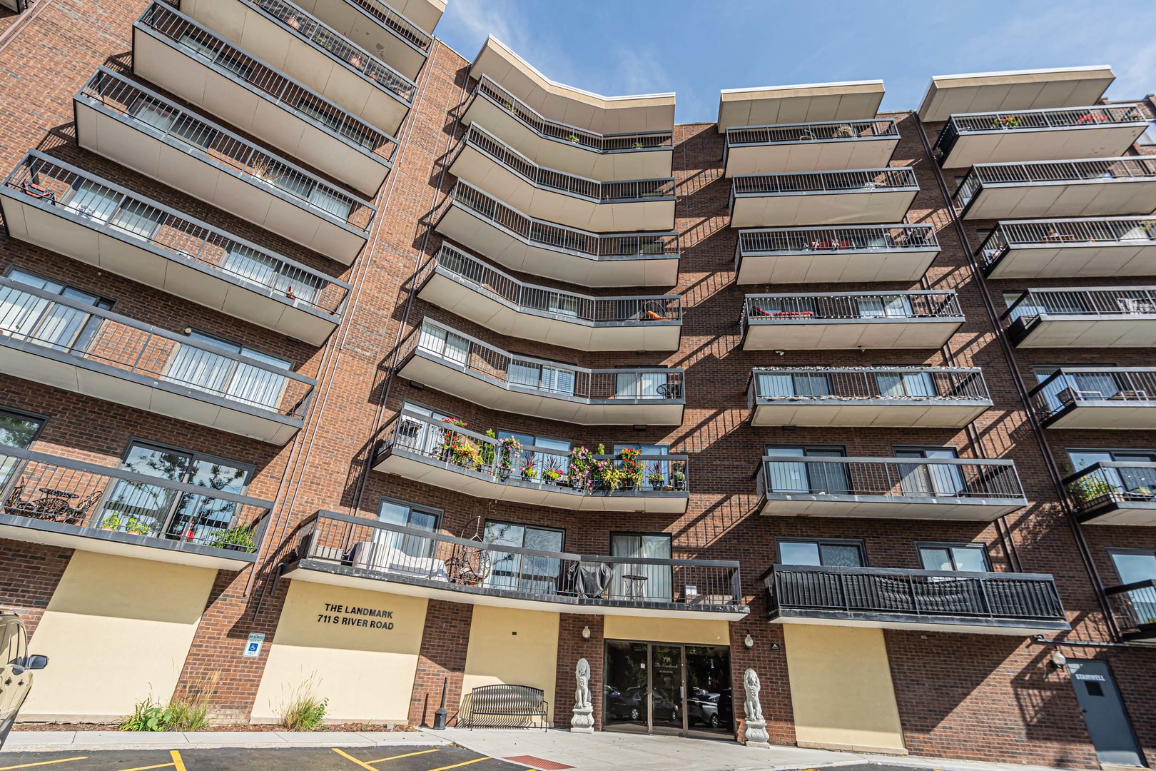 711 S RIVER Road #510, Des Plaines, IL 60016