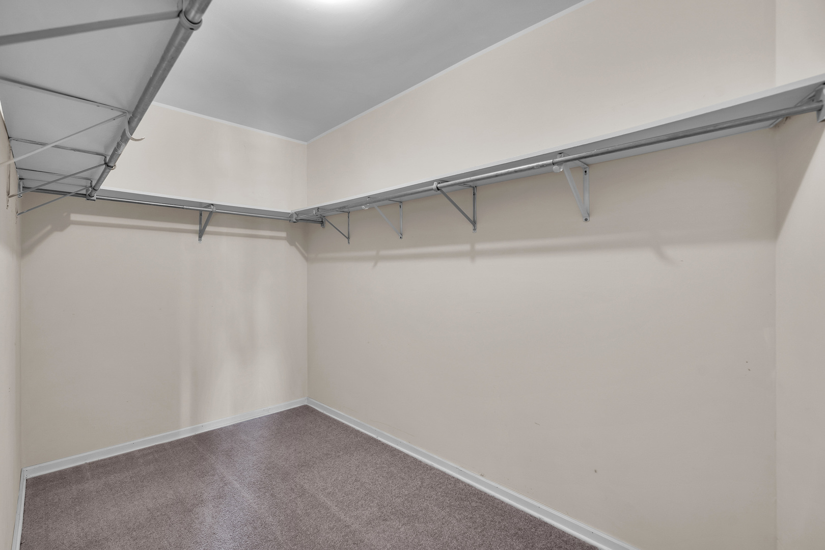 711 S RIVER Road #510, Des Plaines, IL 60016