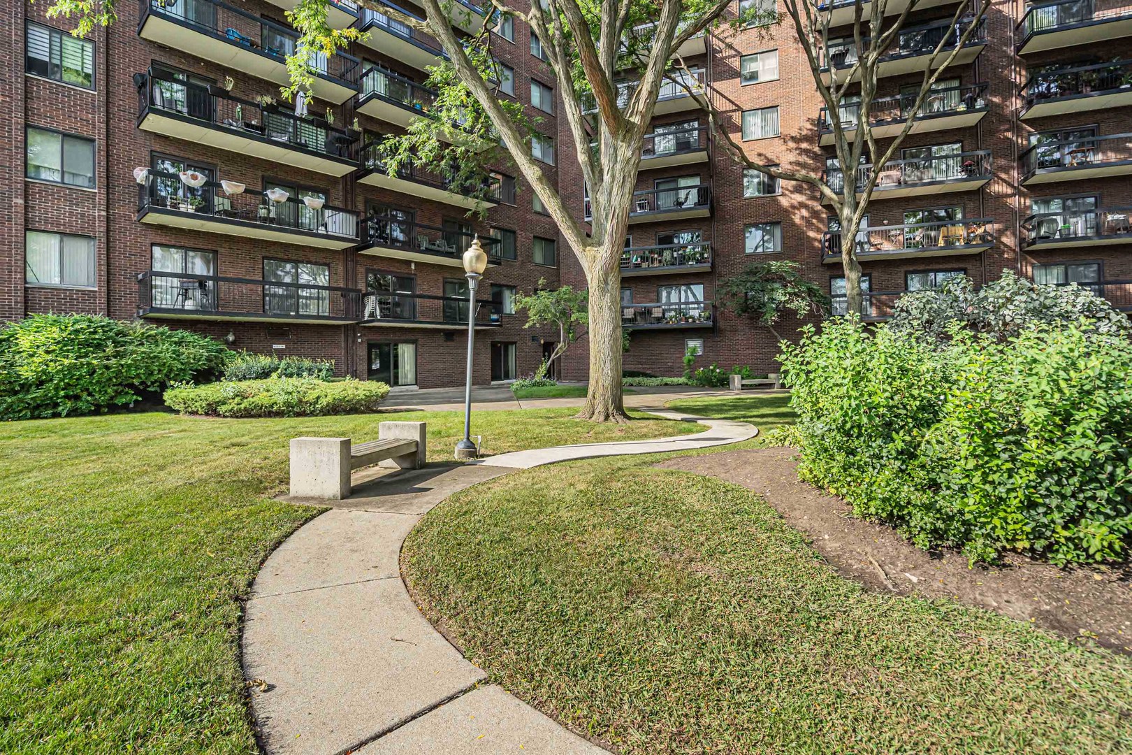 711 S RIVER Road #510, Des Plaines, IL 60016