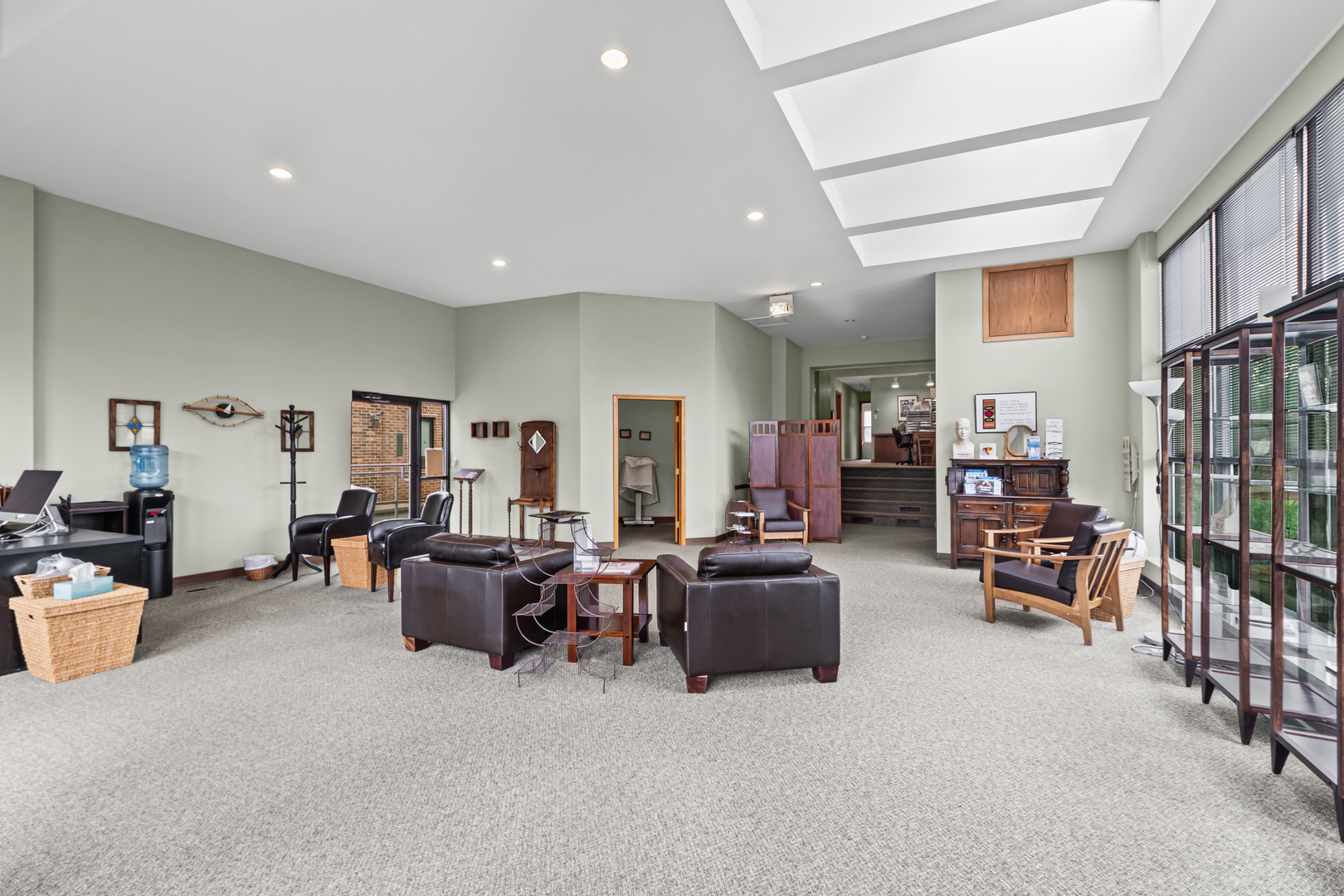 18646 Dixie Highway, Homewood, IL 60430