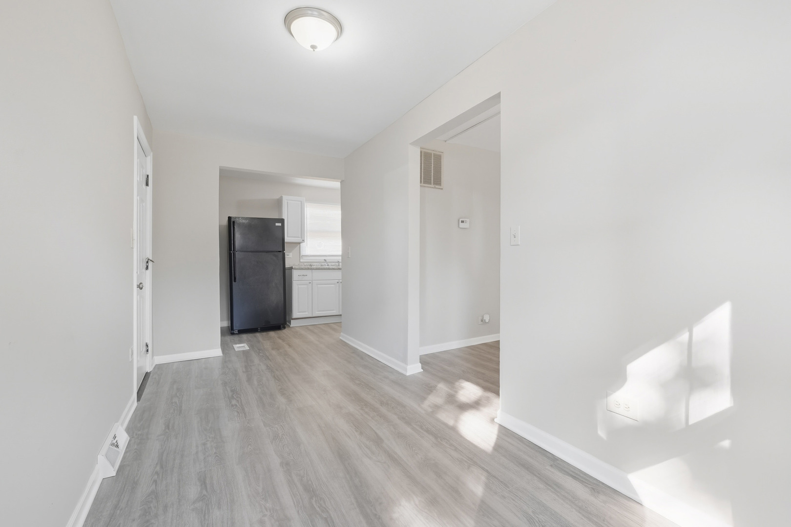 1218 Sunnyside Court, Round Lake Beach, IL 60073