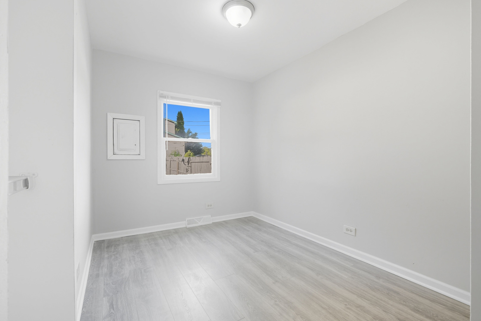 1218 Sunnyside Court, Round Lake Beach, IL 60073