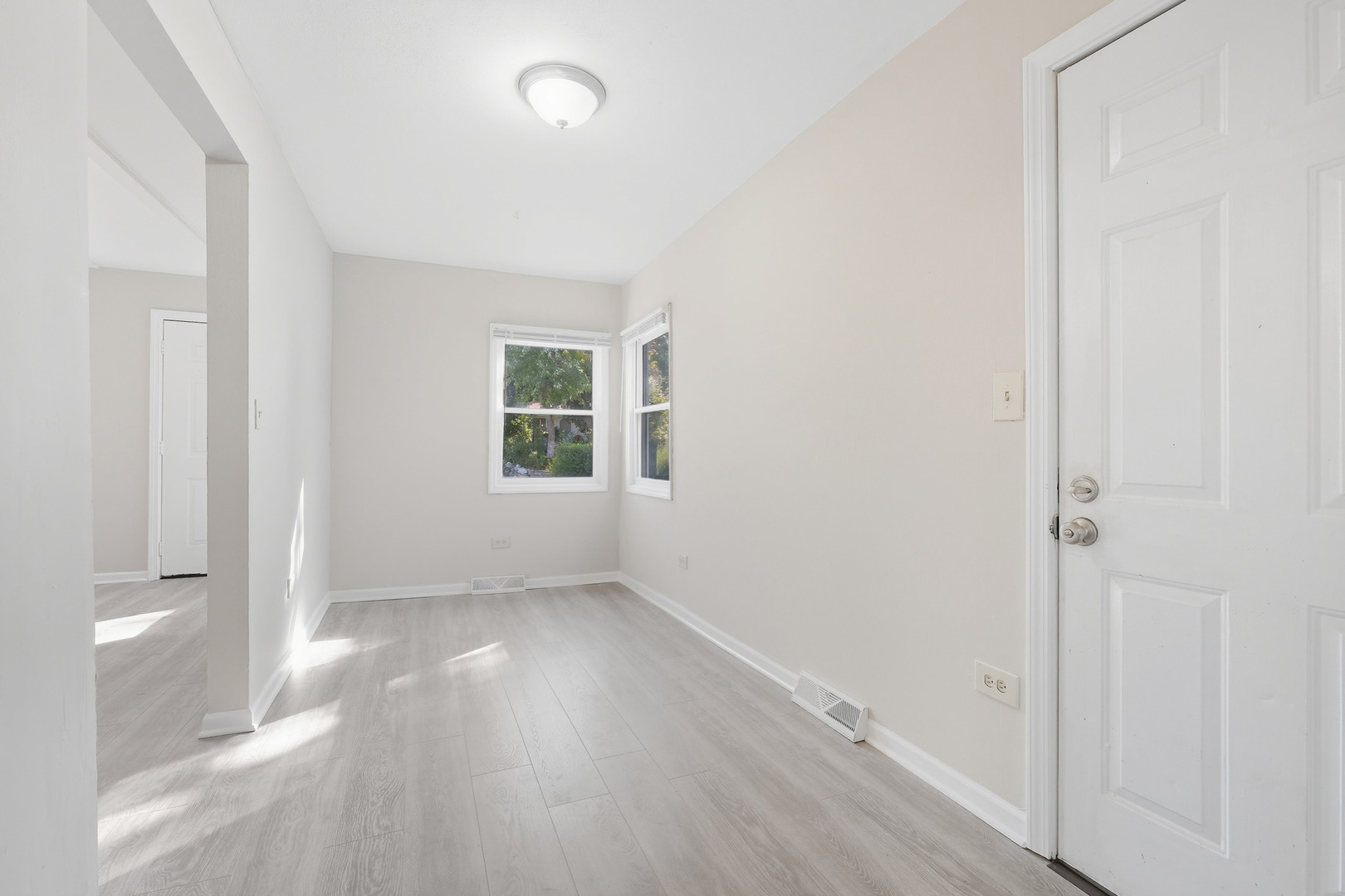 1218 Sunnyside Court, Round Lake Beach, IL 60073