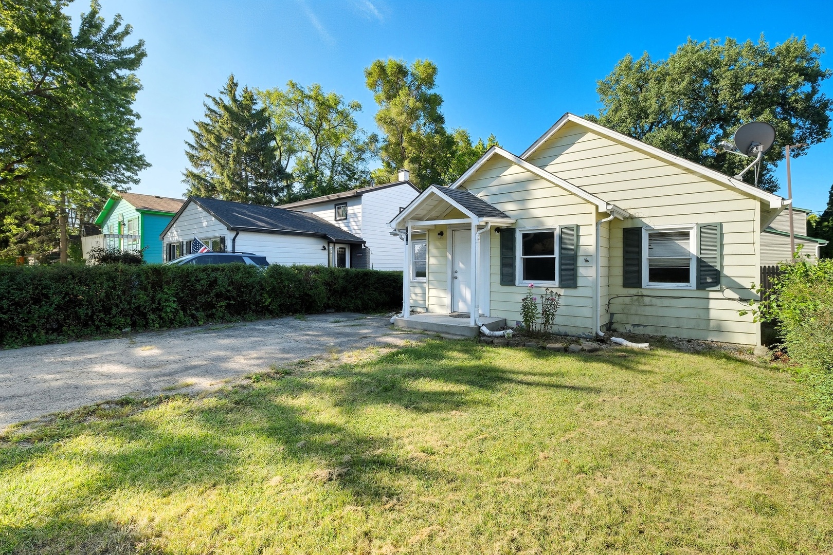 1218 Sunnyside Court, Round Lake Beach, IL 60073