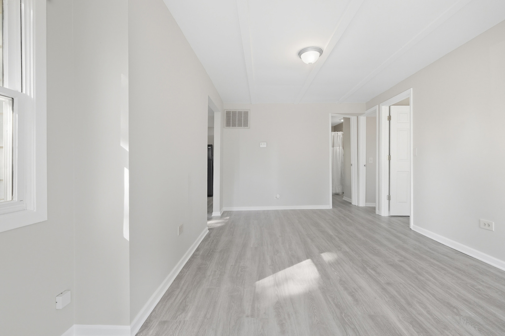 1218 Sunnyside Court, Round Lake Beach, IL 60073