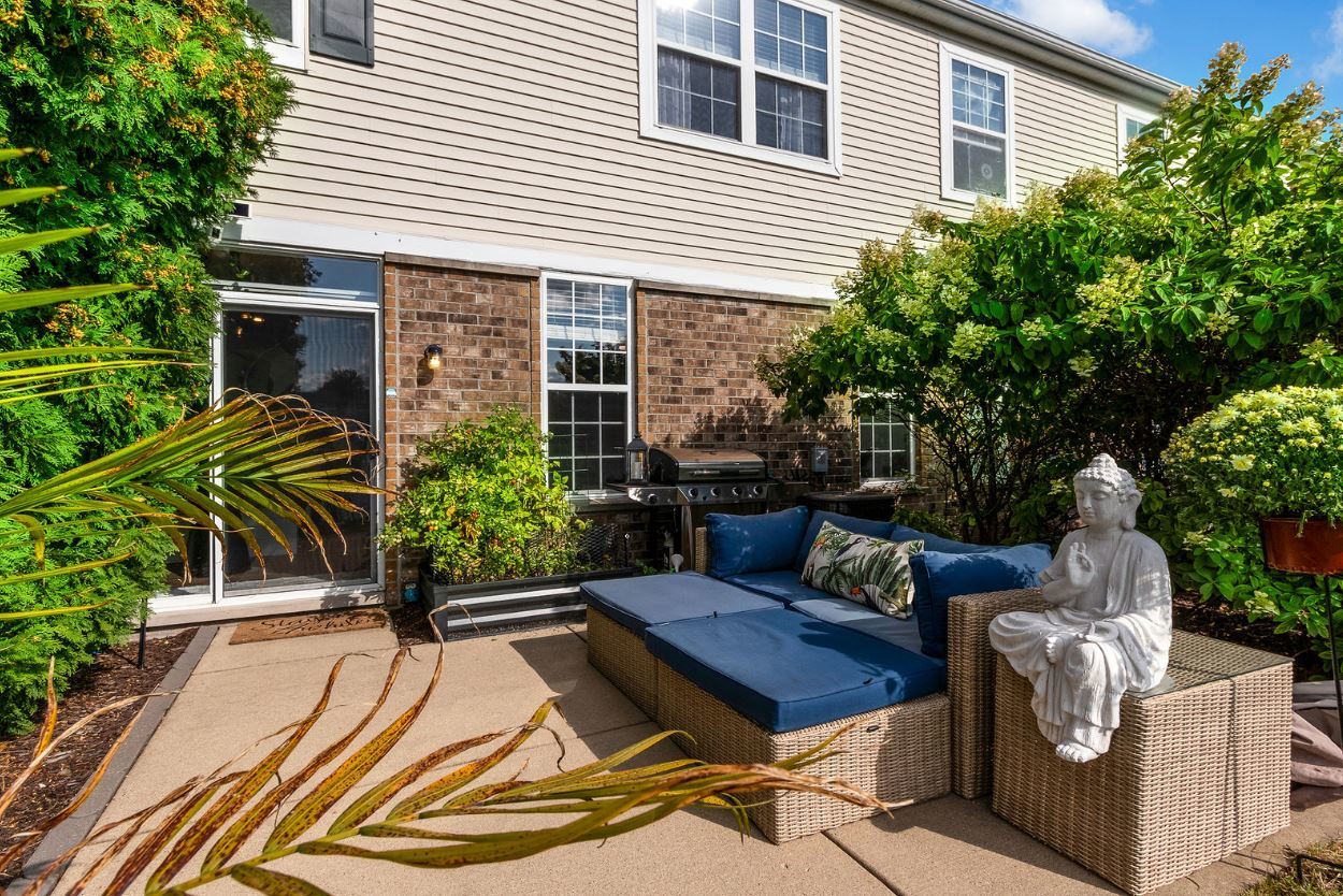 1221 COURTLAND Circle #1221, Plainfield, IL 60586