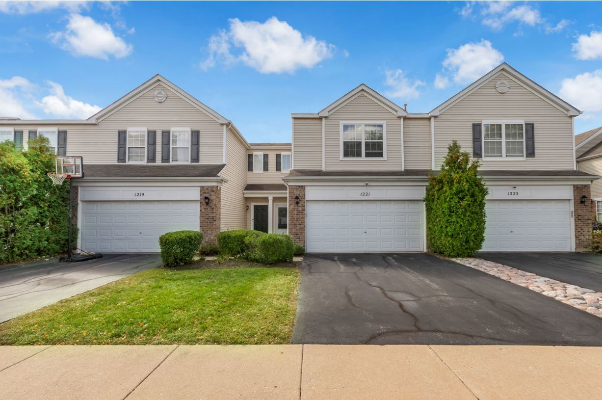 1221 COURTLAND Circle #1221, Plainfield, IL 60586