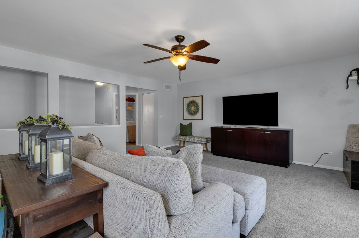 1221 COURTLAND Circle #1221, Plainfield, IL 60586