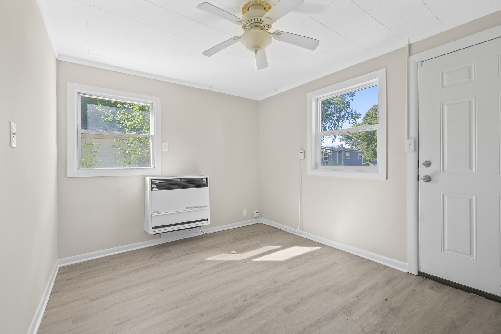 1423 Melrose Avenue, Round Lake Beach, IL 60073