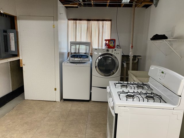 473 N Edgewood Avenue, Wood Dale, IL 60191