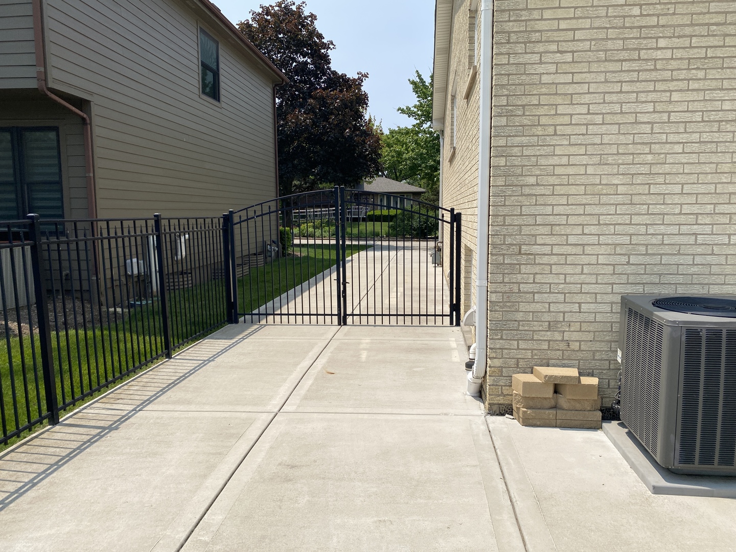 473 N Edgewood Avenue, Wood Dale, IL 60191