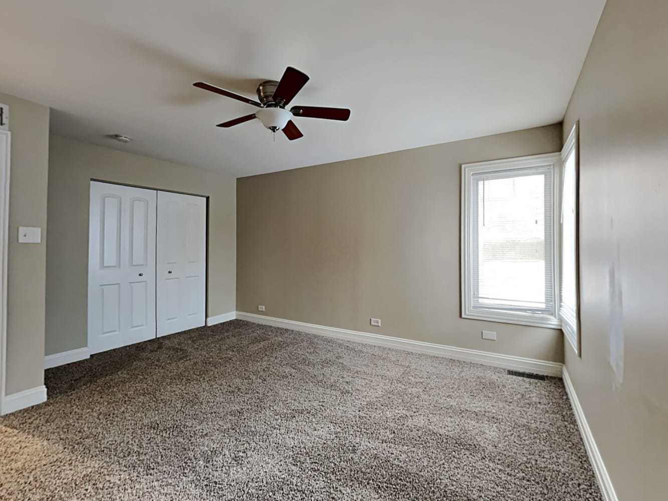 2S526 CYNTHIA Drive, Warrenville, IL 60555