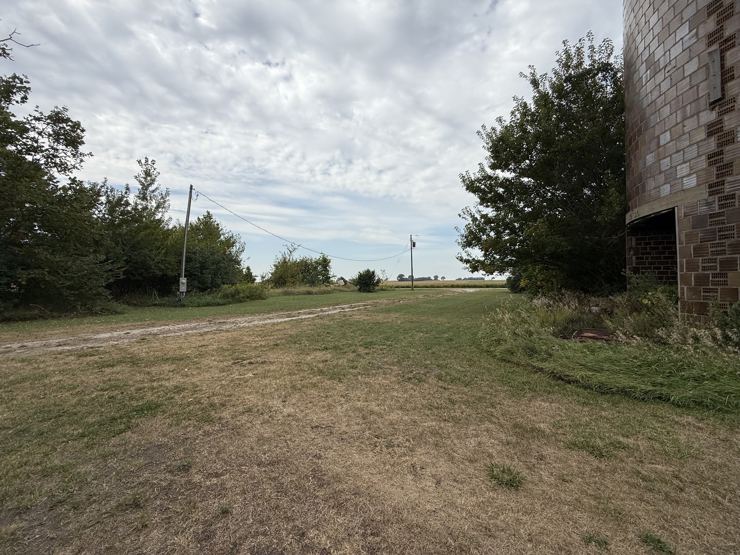 663 1525 East Street, Bradford, IL 61421