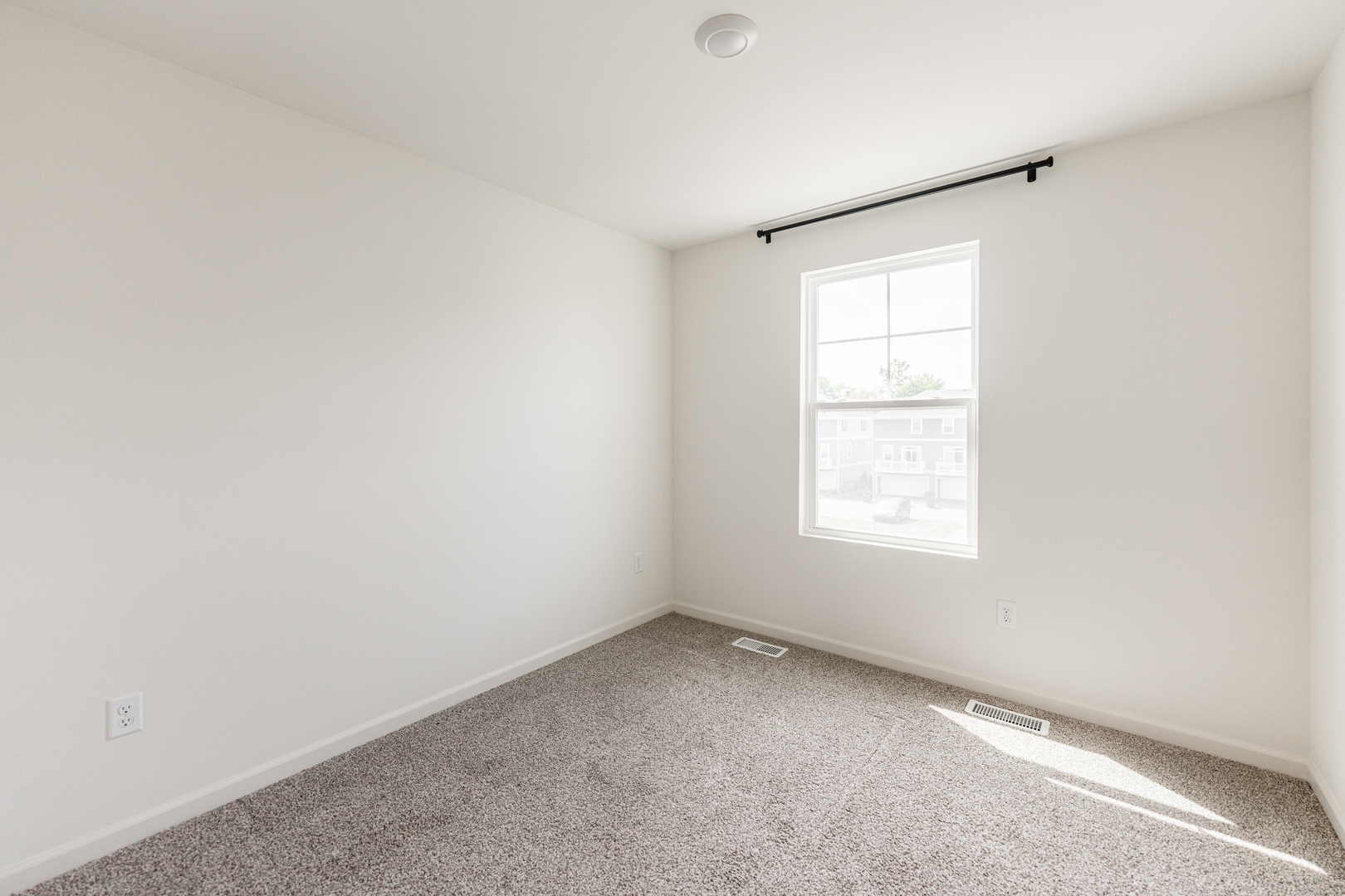 2016 Yellowstone Boulevard, Mundelein, IL 60060