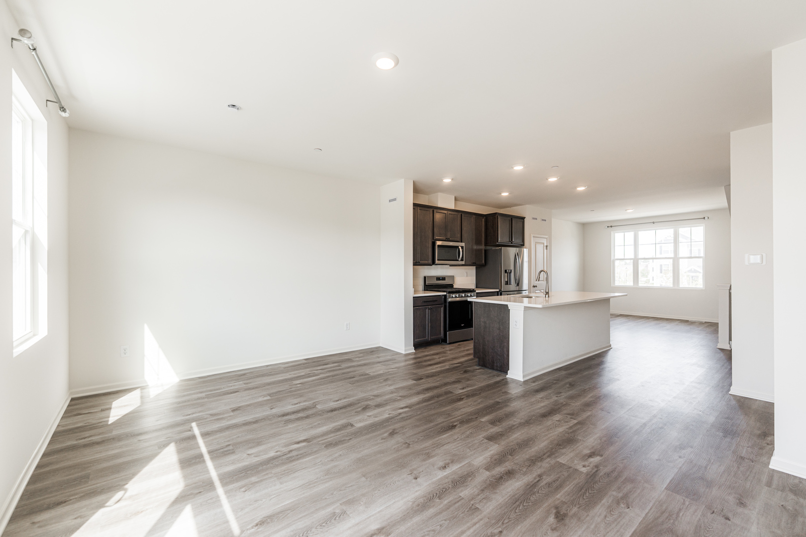 2016 Yellowstone Boulevard, Mundelein, IL 60060