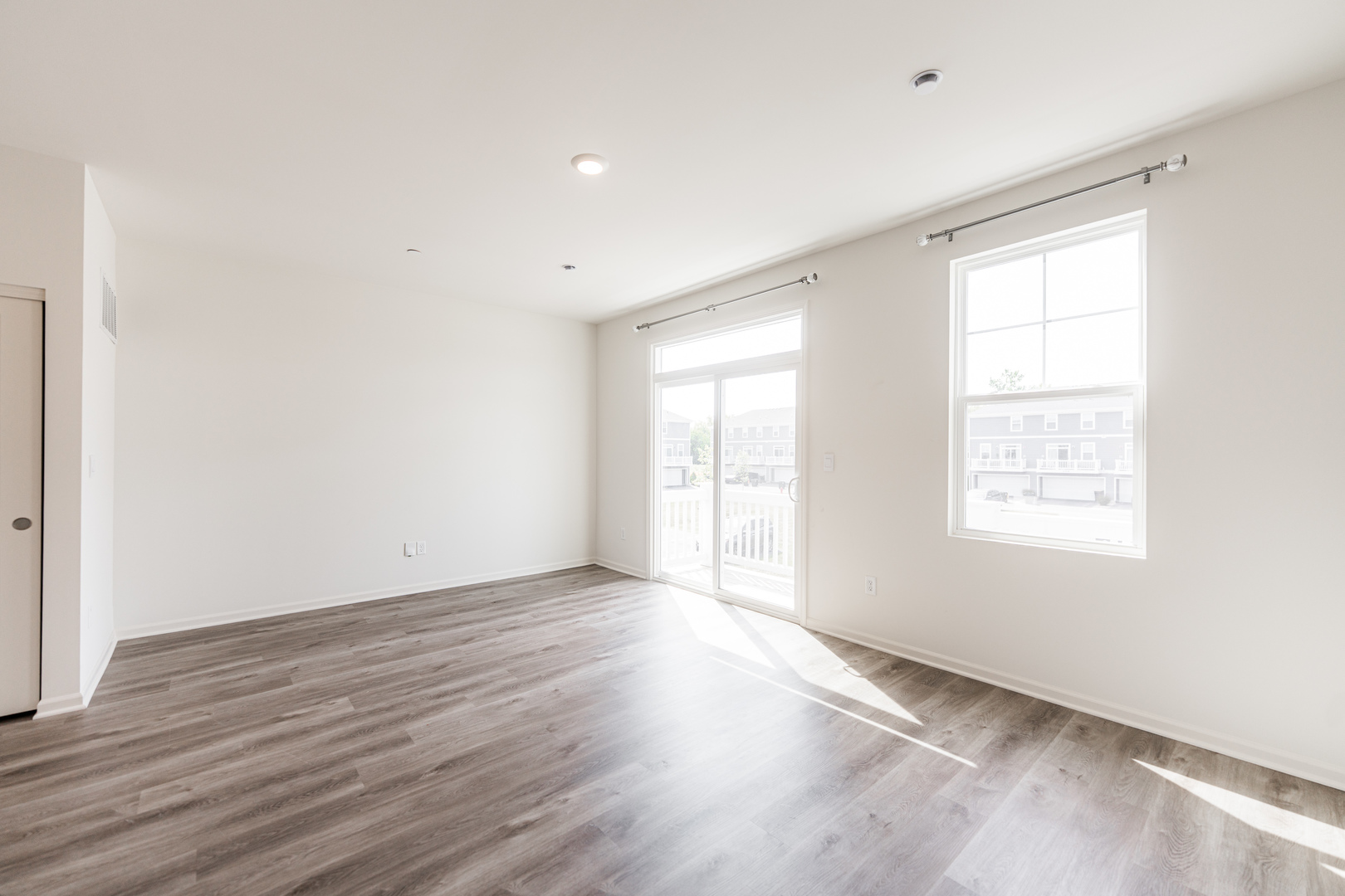 2016 Yellowstone Boulevard, Mundelein, IL 60060