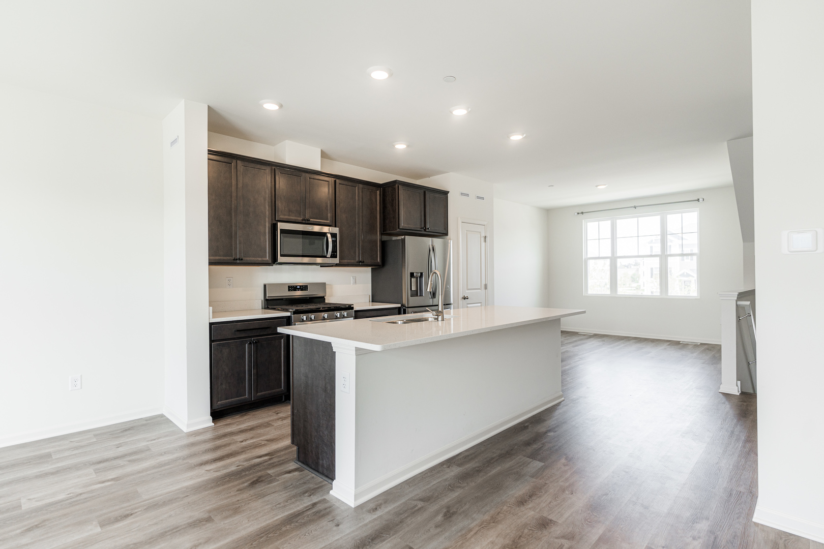 2016 Yellowstone Boulevard, Mundelein, IL 60060