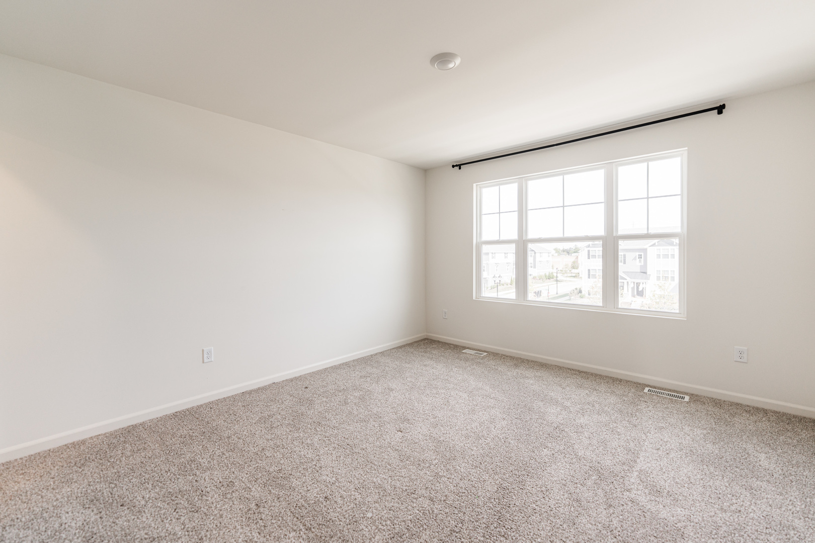 2016 Yellowstone Boulevard, Mundelein, IL 60060
