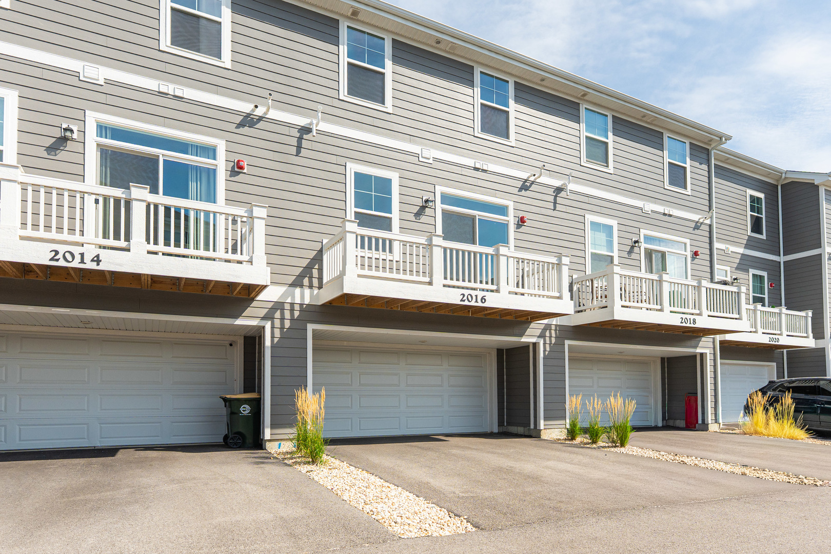 2016 Yellowstone Boulevard, Mundelein, IL 60060