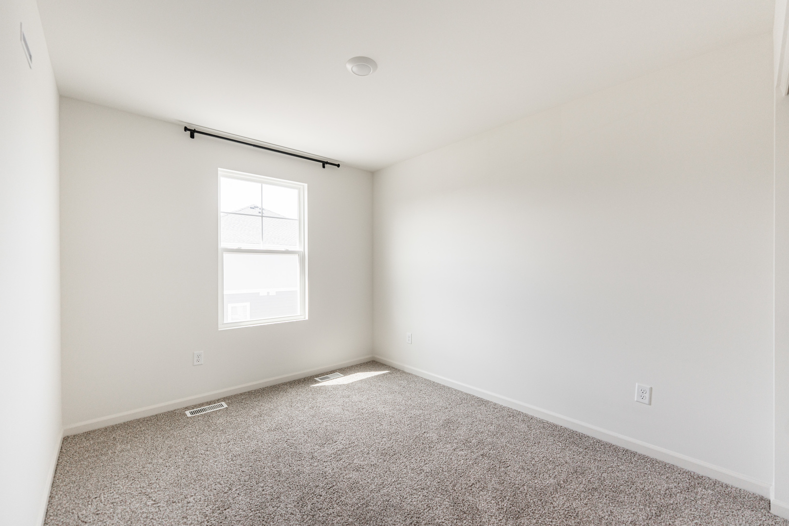 2016 Yellowstone Boulevard, Mundelein, IL 60060