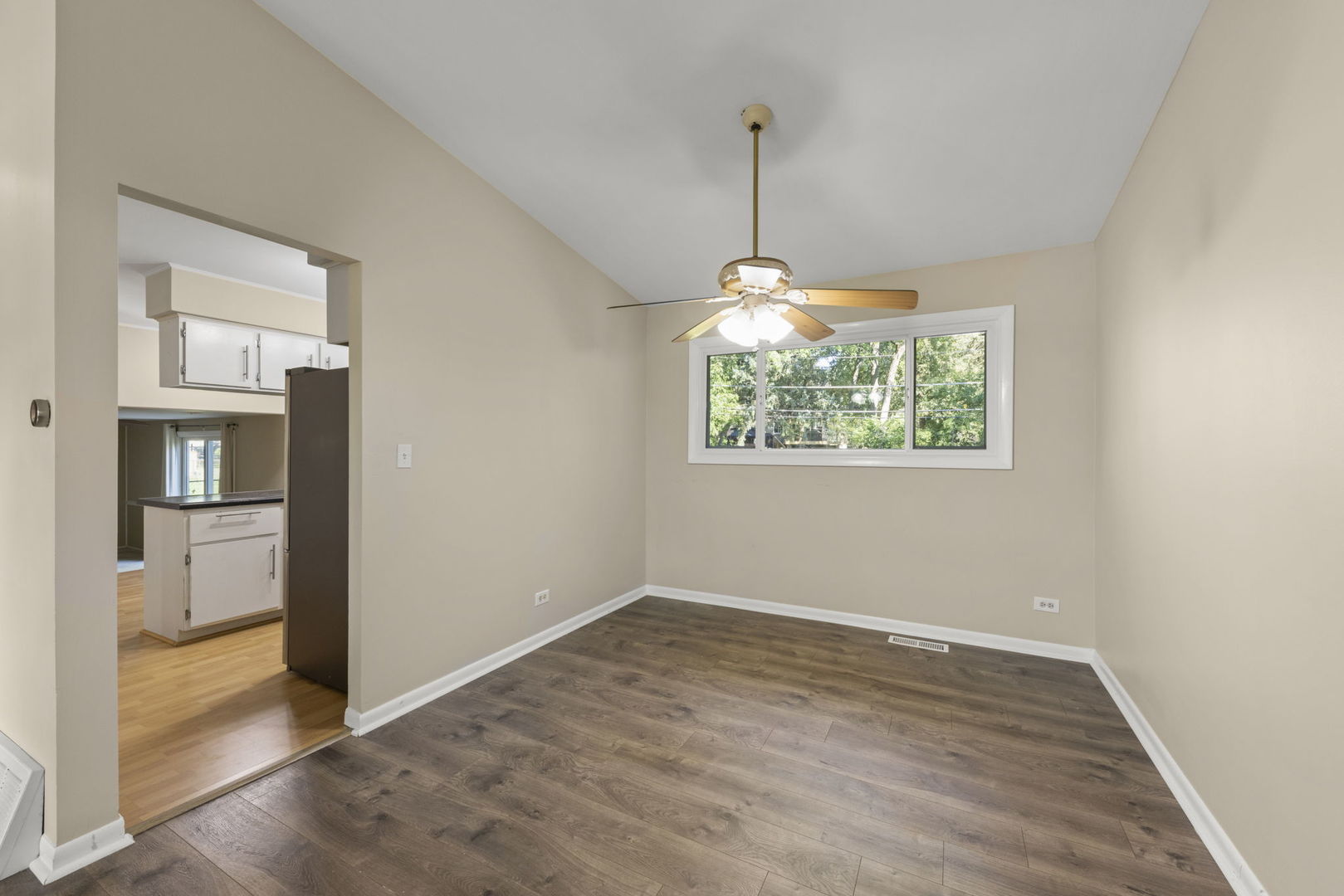 8119 Leawood Lane, Woodridge, IL 60517